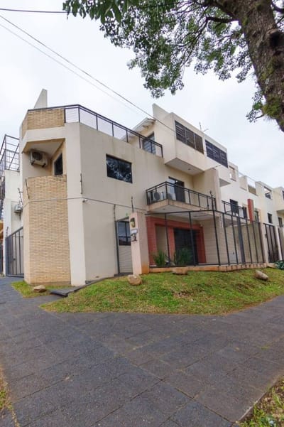 ALQUILO HERMOSO DUPLEX EN ESQUINA BARRIO SEMINARIO