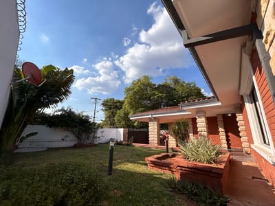 VENDO CASA SEMI AMOBLADA Y EQUIPADA ZONA EX CARACOL 