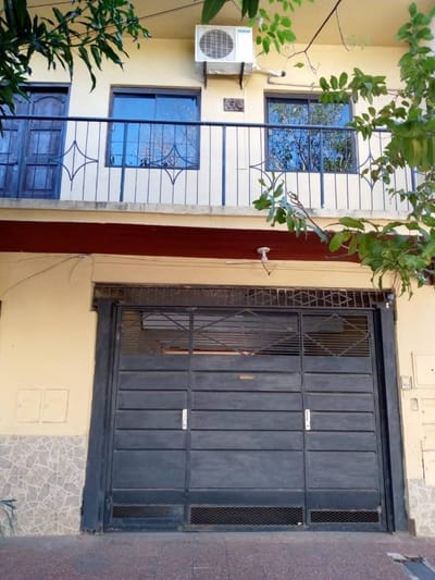 CASA EN VENTA EN BARRIO MBURUCUYA