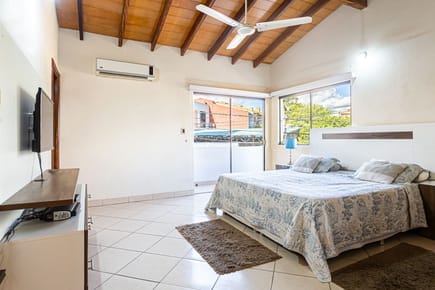 En Venta Hermosa Casa - Barrio Valle Yvate 