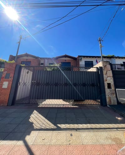 En venta duplex en San Lorenzo - Laurelty 