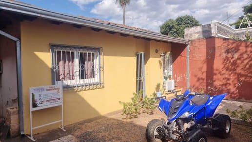 Terreno con casa a refaccionar Fdo.zona sur a 1 1/2 cuadra de Soldado Ovelar