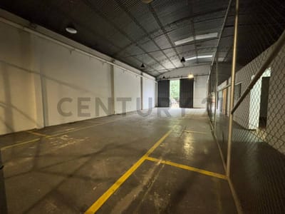 Dos Depósitos en venta en una ubicación estratégica de Asunción