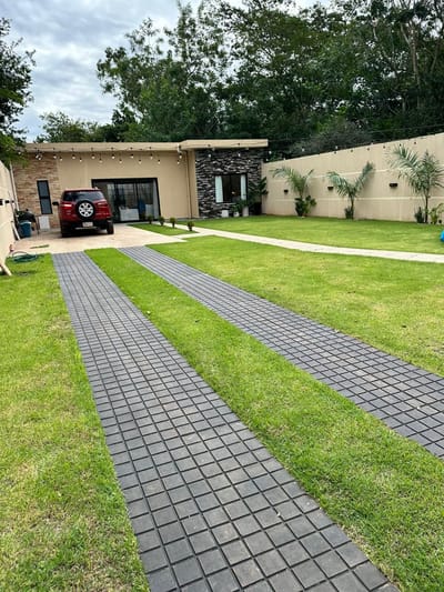 MODERNA CASA EN VENTA – BARRIO CAPILLA DEL MONTE, SAN LORENZO