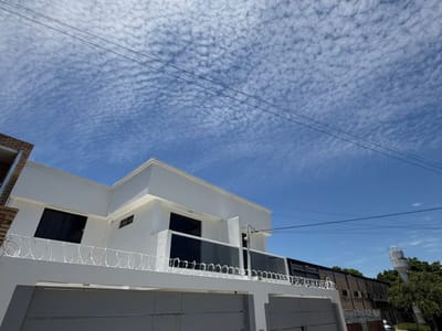 VENDO RESIDENCIA PREMIUM 4 DORMITORIOS EN LAMBARÉ