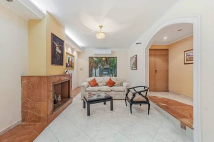 VENDO CASA DE 4 DORMITORIOS EN RECOLETA - EXCELENTE UBICACIÓN