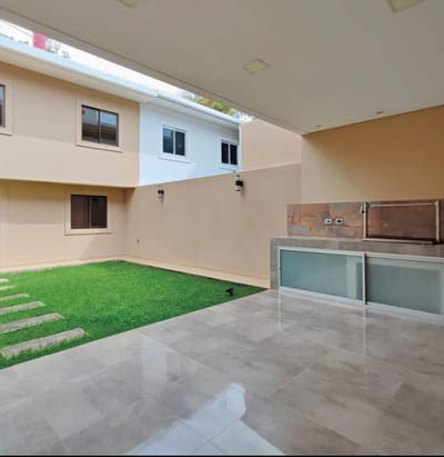 casa, lujo , zona oeste, roca y coronado, frente expocruz