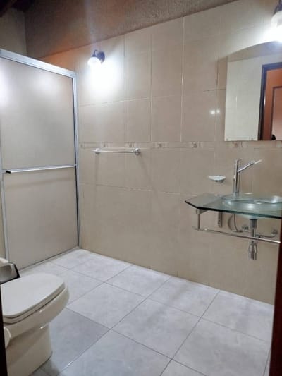 ALQUILO DÚPLEX DE 4 HABITACIONES EN SAN LORENZO