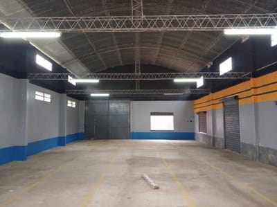 ALQUILER GALPON COMERCIAL Y 4 OFICINAS