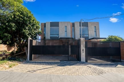 VENDO DUPLEX EN JARDIN DE ORO