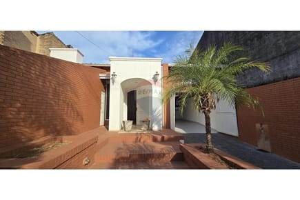 Amplia Casa en Alquiler en Barrio San Rafael Lambaré