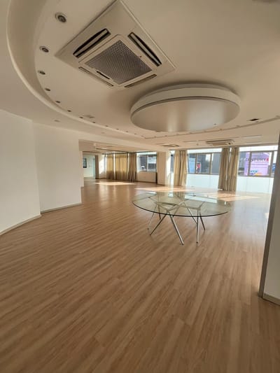 ZONA SHOPPING LA GALERÍA - ALQUILO OFICINA DE 220m2