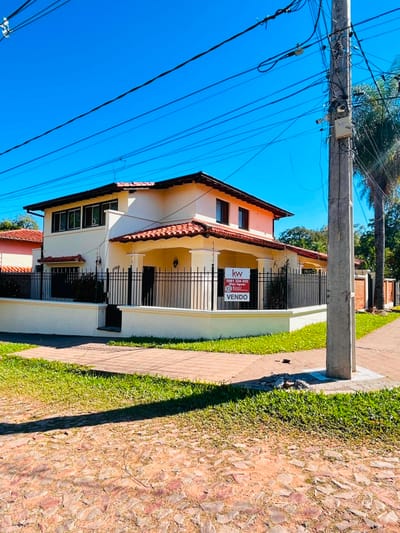 EN VENTA!! CASA EN LAMBARE