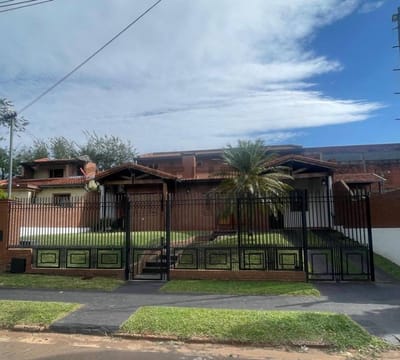 Vendo casa en Barrio Residencial de Encarnacion