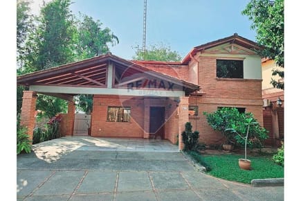 ALQUILO CASA EN CONDOMINIO CERRADO SAN LORENZO