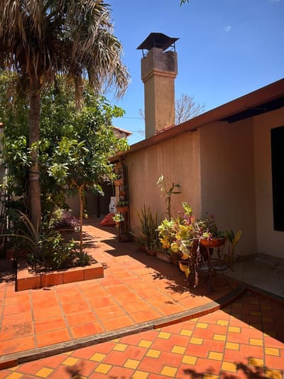 Vendo Casa con Piscina en Lambaré | 3 Suites | Terreno de 766 m² | USD 260.000