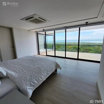 VENDO HERMOSA CASA DE 3 NIVELES EN SAN BERNARDINO
