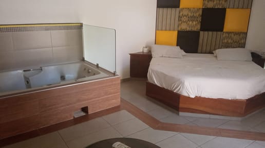 Hermoso Motel En  La Zona Norte Con 36 Suites De Lujo