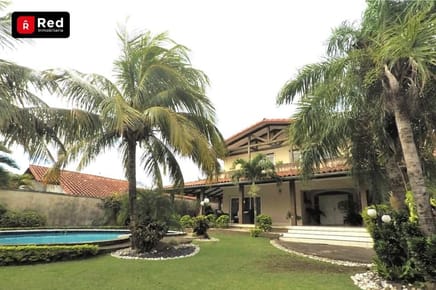 CASA EN BARRIO LAS PALMAS SOBRE AVENIDA