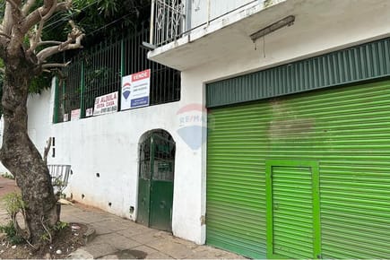 EN VENTA OPORTUNIDAD DE INVERSIÓN CASA A REFACCION