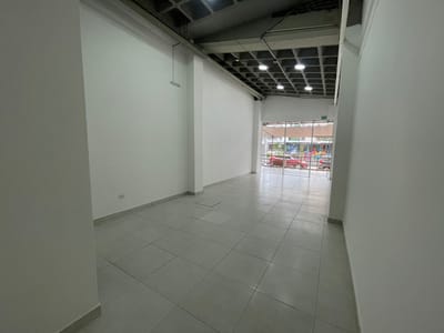 EN ALQUILER LOCAL COMERCIAL EN VILLAMORRA