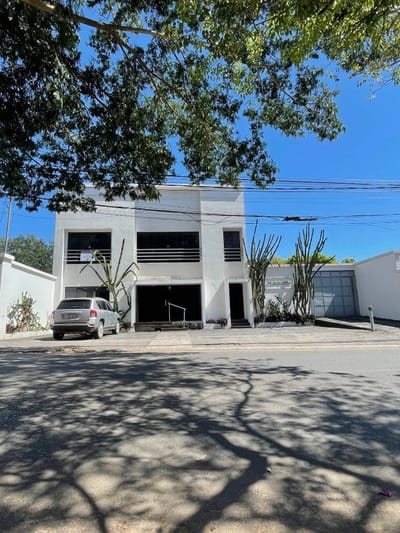 Oficinas en casa 404 m² con piscina | Mcal. Estigarribia