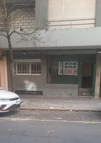 Exclusivo apartamento con ingreso independiente ideal Consultorio/Oficina/Vivienda en calle Canaro, a pasos de Br. Artigas. 2-3 Dormitorios, 109 m², Oportunidad Única.