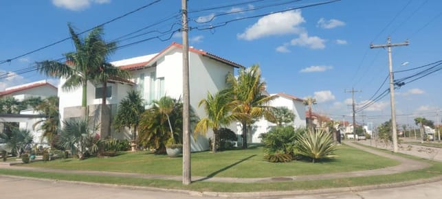  CASA EN VENTA - SANTA CRUZ LA COLINAS (URUBO)