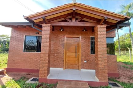 VENDO CASA A ESTRENAR EN AREGUA
