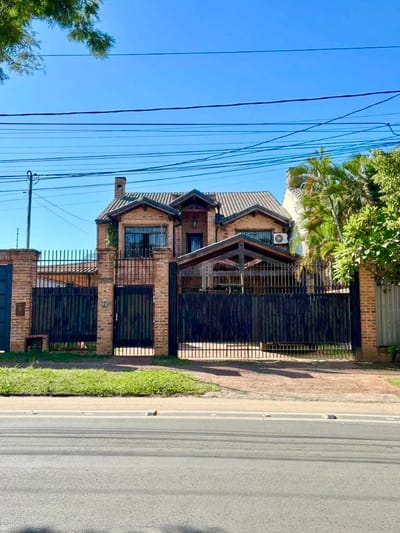 EN VENTA RESIDENCIA SOBRE AV. PRIMER PRESIDENTE