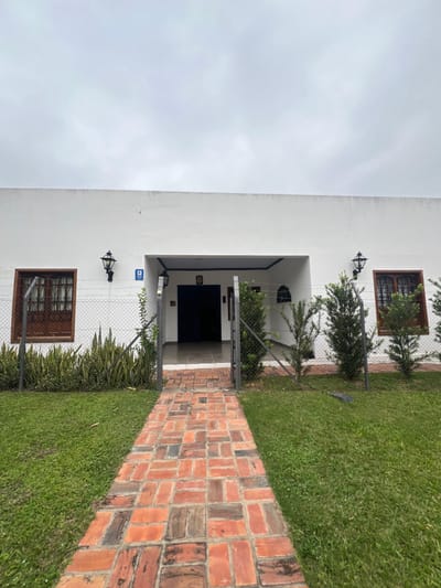 ALQUILO HERMOSA CASA DE 4 DORMITORIOS EN SAN BERNARDINO TEMPORADA BAJA