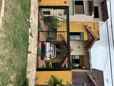 CASA EN AV. ALEMANA 7-8vo anillo