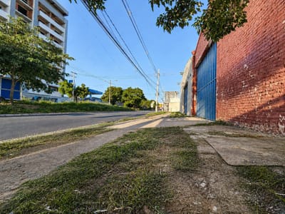EN VENTA TINGLADO EN MARIANO R. ALONSO -730 m2
