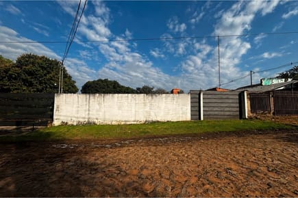 VENDO TERRENO EN LAMBARÉ!!
