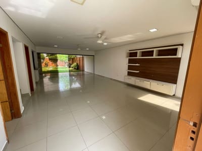VENDO DUPLEX EN LUQUE  (COD 037)