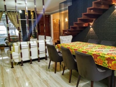 Hermosa casa en venta!! zona Norte, entre 3er y 4to anillo