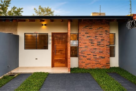 CASA A ESTRENAR EN LUQUE — BARRIO YKAA