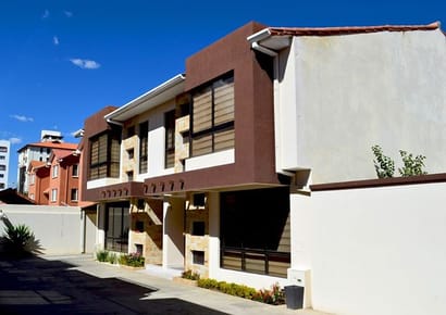 HERMOSA CASA EN CONDOMINIO PRÓXIMA A LA UNIVERSIDAD DOMINGO SAVIO