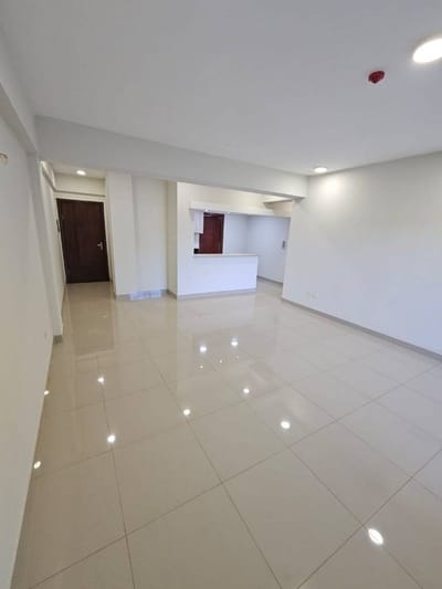 AMPLIO DEPARTAMENTO EN VENTA EN LAMBARE