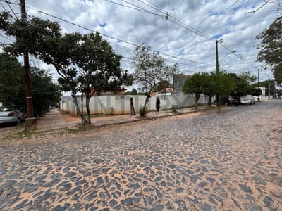 Venta de Casa en Barrio Los Laureles
