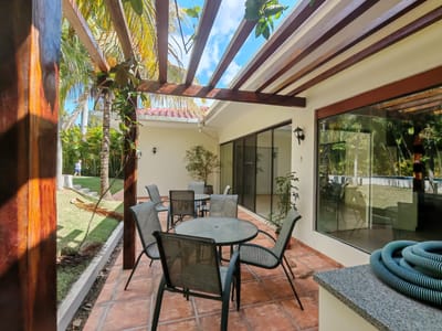 CASA EN ALQUILER - COLINAS DEL URUBO