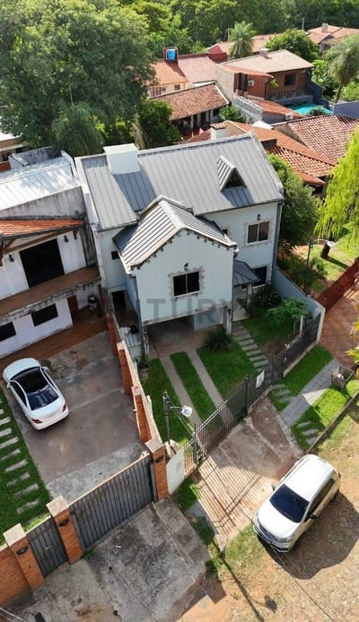 Venta de casa en lambare