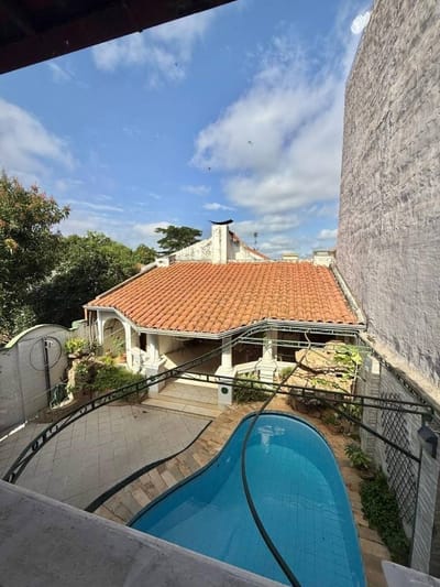 EN VENTA CASA ENEL BARRIO  LA ENCARNACION, ASUNCION