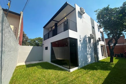 VENDO DUPLEX EN LAMBARE MBACHIO II