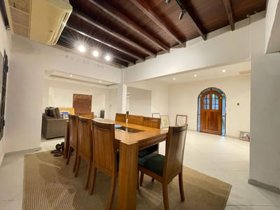 Casa en Venta en Esquina sobre Avda. Sacramento | Ideal Inversión