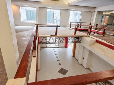 AMPLIO LOCAL COMERCIAL SOBRE AV. ARTIGAS UBICACIÓN ESTRATÉGICA