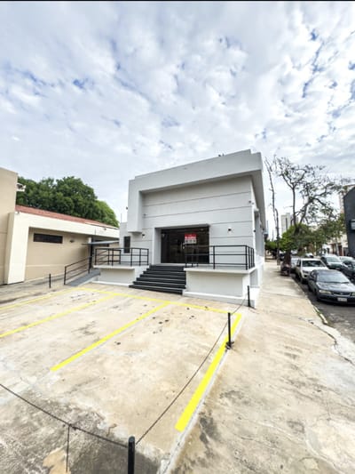 Alquilo Local Comercial en el Barrio La Encarnación de Asunción 