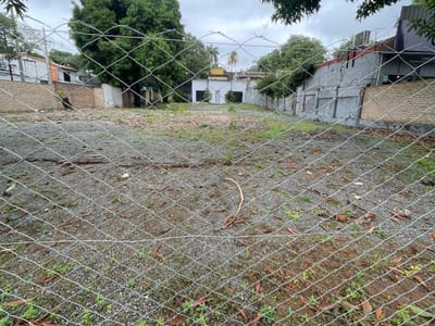 ALQUILO TERRENO SOBRE AVENIDA ESPAÑA