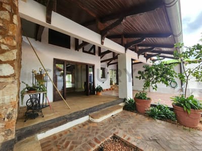 RESIDENCIA ÚNICA EN SU ESTILO - ZONA GOETHE