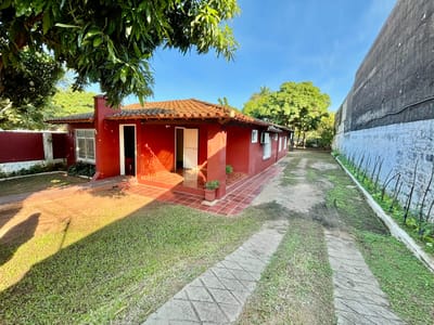 Vendo Casa a Refaccionar en Luque en Zona Curva Romero